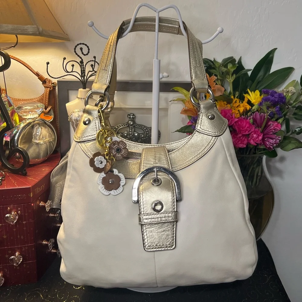 Coach 2011 Lynn Soho Hobo Leather Ivory & Gold Shoulder Bag #I11126-F17219